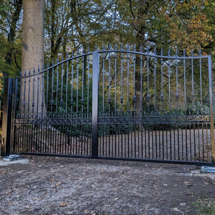 Norfolk Iron Driveway Gates